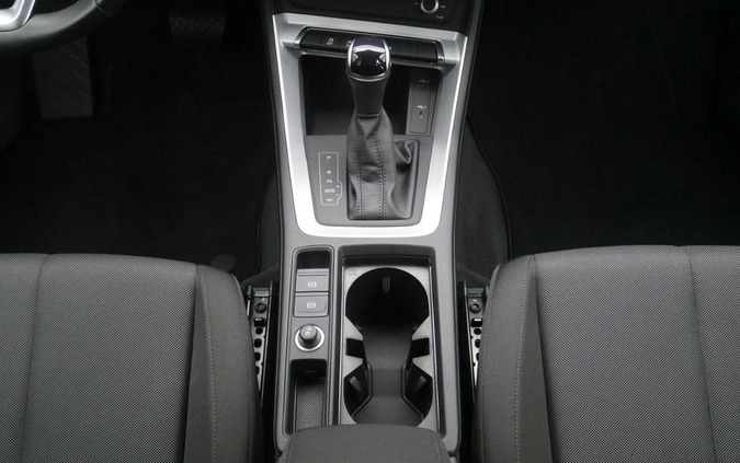 Audi Q3 cena 136899 przebieg: 17938, rok produkcji 2022 z Siewierz małe 172
